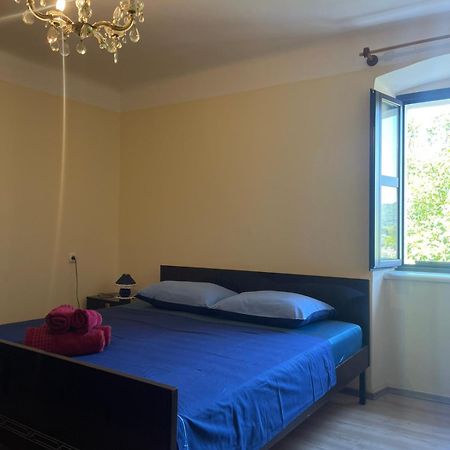 Crveni Apartman ツレス エクステリア 写真
