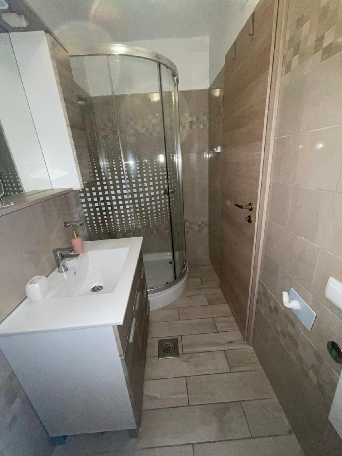 Crveni Apartman ツレス エクステリア 写真